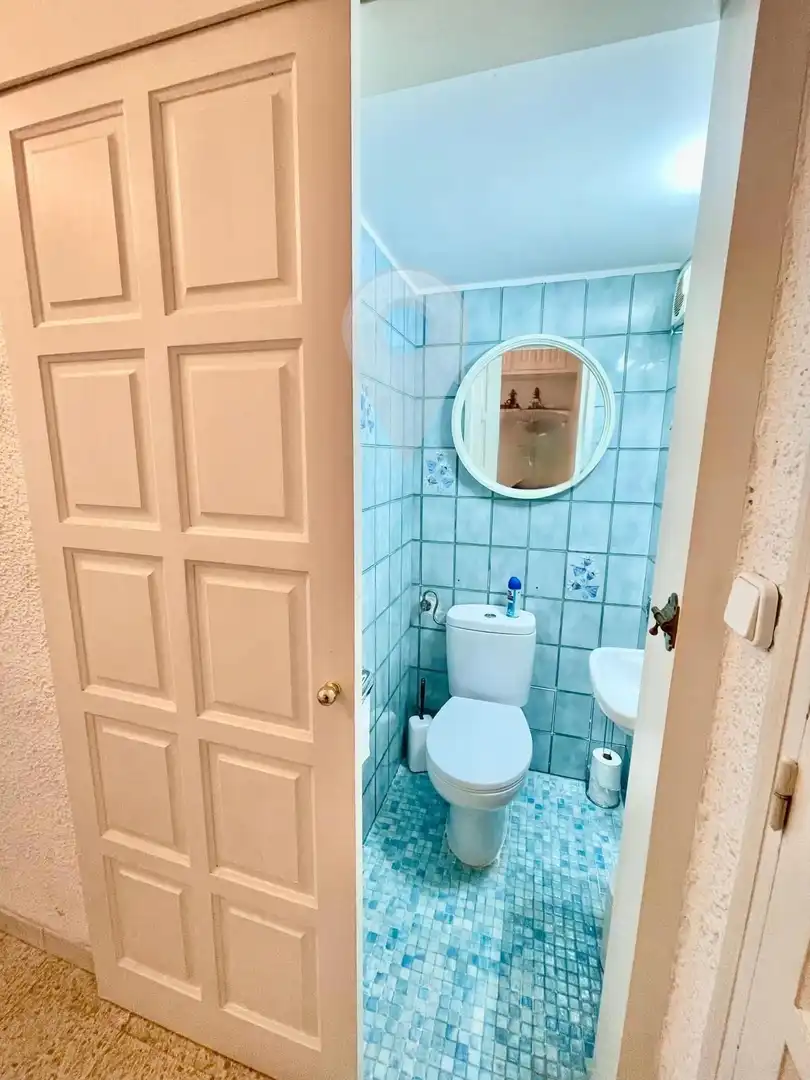 Baño de Piso en venta en Roses con Aire acondicionado, Trastero y Amueblado