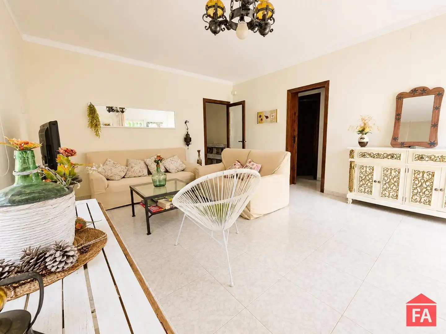 Sala d'estar de Casa o xalet en venda en El Vendrell amb Aire condicionat, Calefacció i Traster