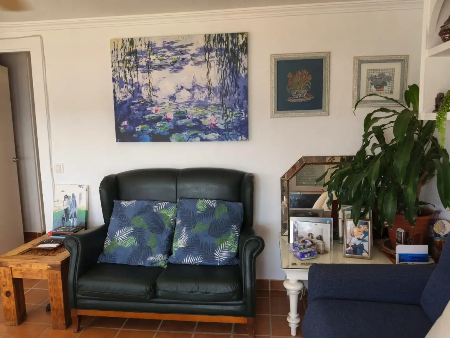 Sala d'estar de Apartament en venda en Sotogrande amb Aire condicionat, Terrassa i Moblat