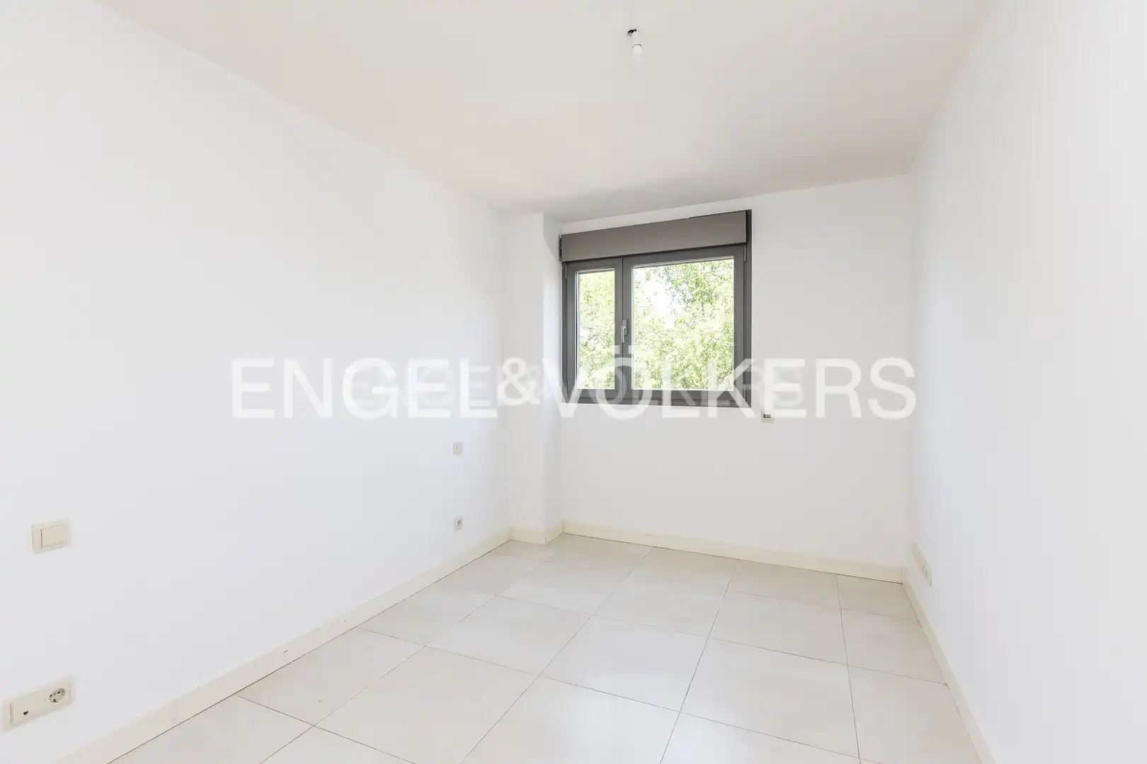 Bedroom of Flat for sale in Madrid  with Air Conditioner, Heating and Storage room