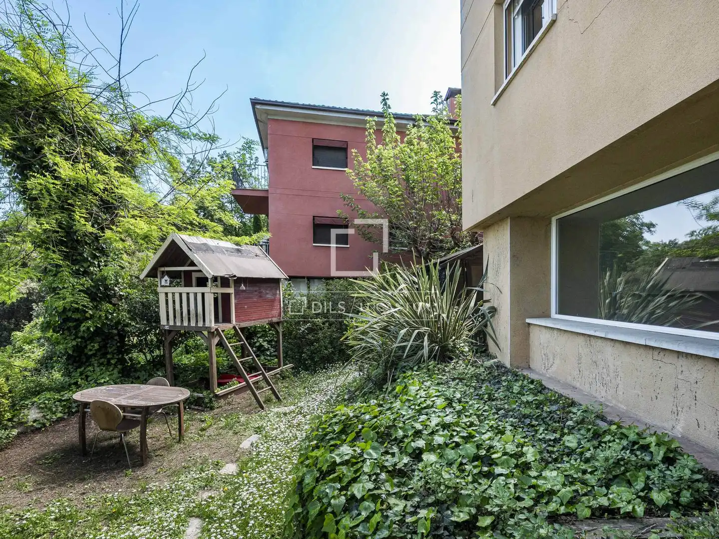 Exterior view of Houses for sale in Sant Cugat del Vallès  with Air Conditioner, Heating and Terrace