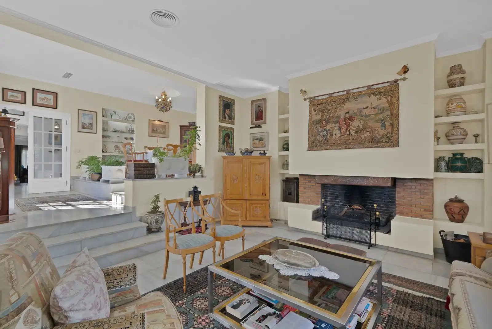 Chalet con piscina en venta en Calle Londres S/N, imagen 2