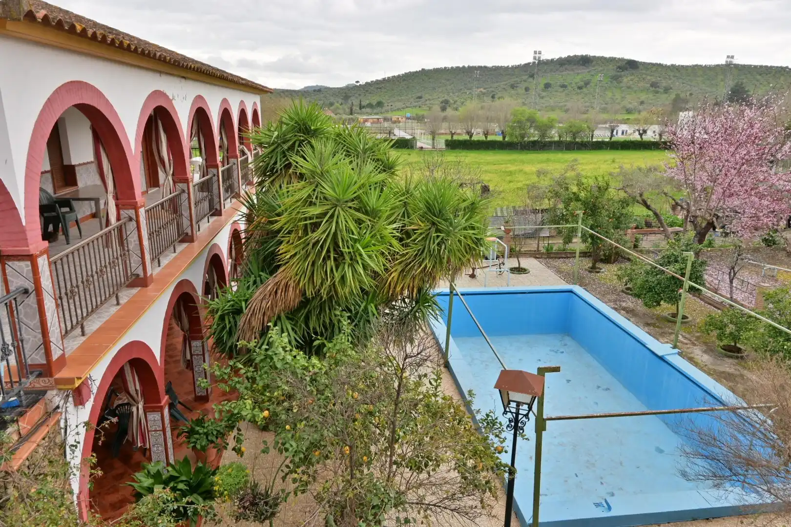 Piscina de Finca rústica en venda en Las Navas de la Concepción amb Jardí privat, Terrassa i Moblat