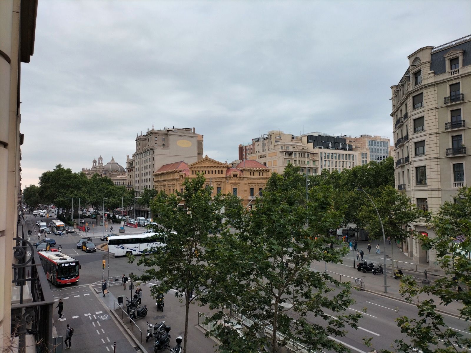 Vista exterior de Pis en venda en  Barcelona Capital amb Aire condicionat