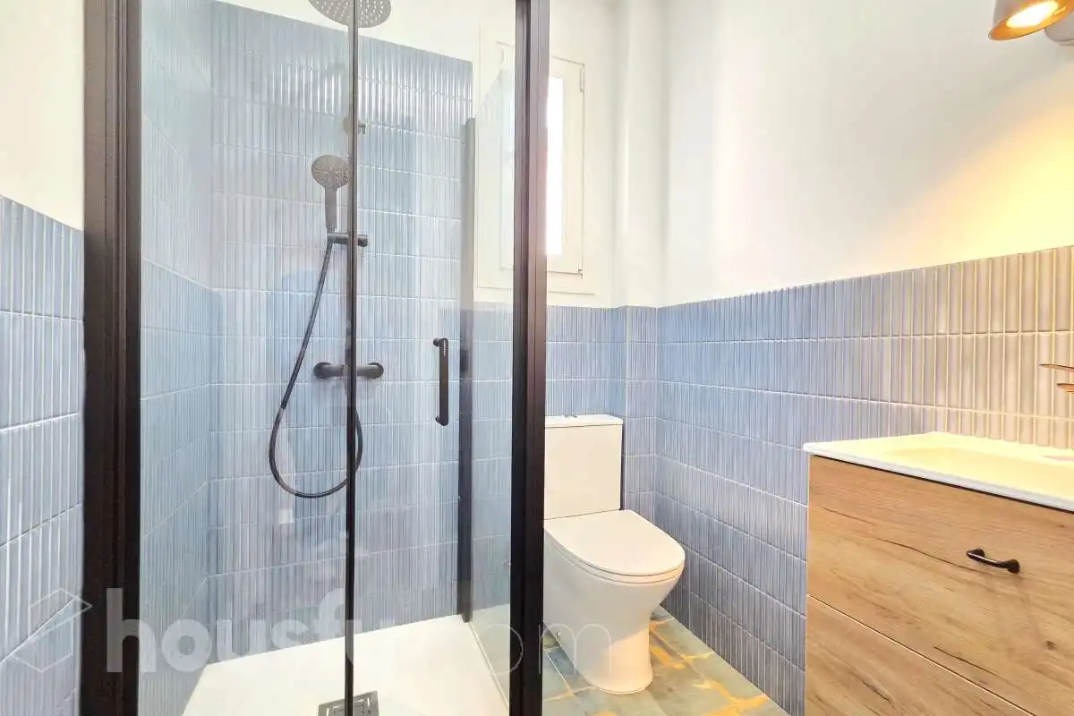 Bathroom of Flat for rent in Madrid  with Heating and Furnished