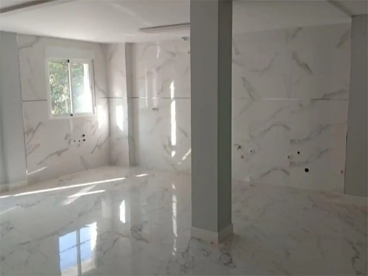 Bany de Pis en venda en Lucena amb Aire condicionat i Balcó