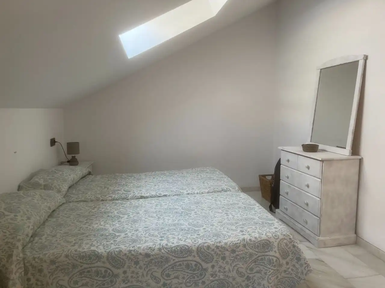Habitación de Ático de alquiler en Vélez-Málaga con Aire acondicionado y Calefacción