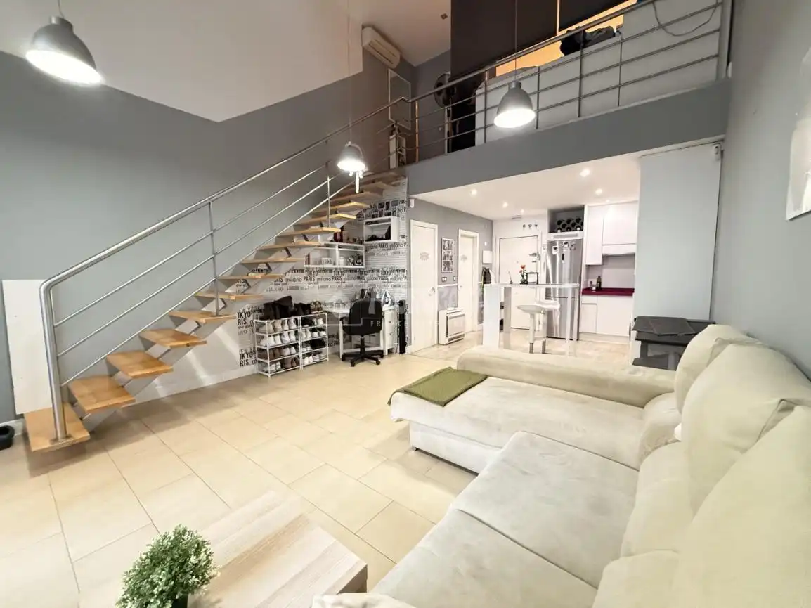 Living room of Flat for sale in Madrid  with Air Conditioner, Heating and Alarm
