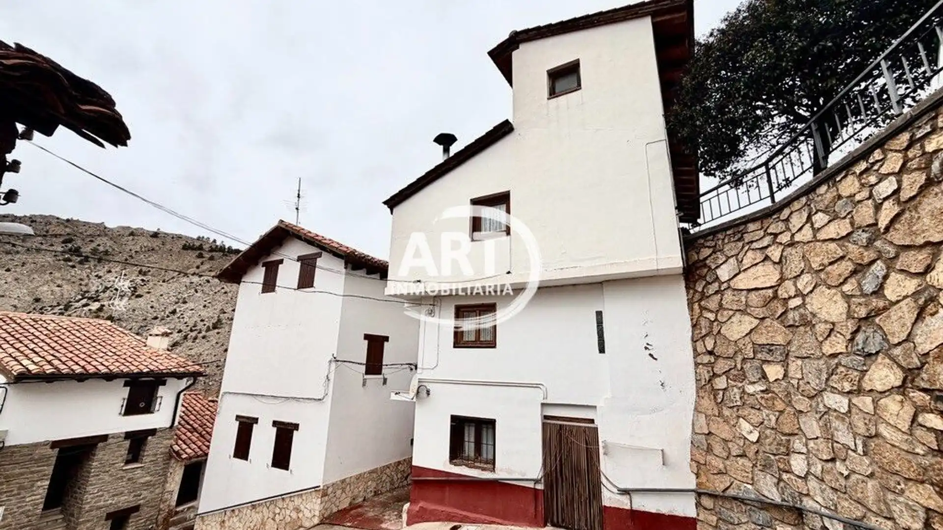 Vista exterior de Finca rústica en venta en Alcalá de la Selva con Calefacción y Amueblado