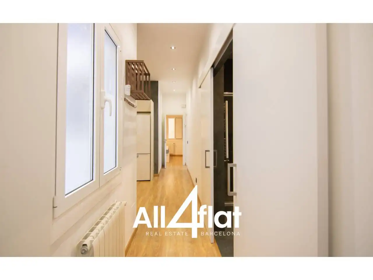 Flat with terrace for sale in Calle Agustí Vell, imagen 3
