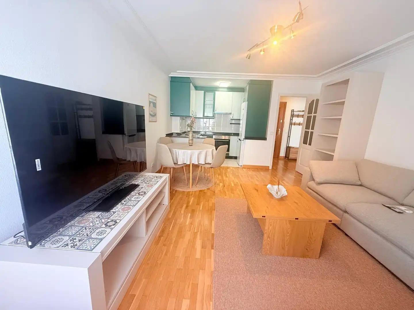 Sala d'estar de Apartament de lloguer en Ponferrada amb Aire condicionat, Calefacció i Terrassa