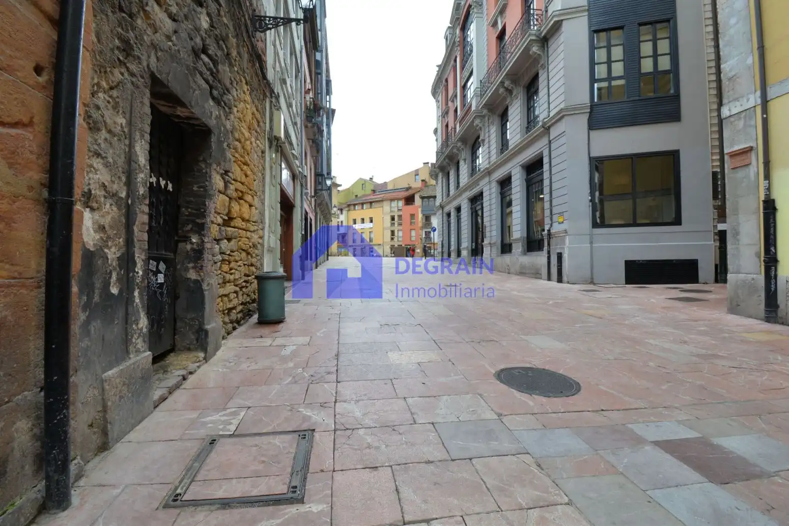 Vista exterior de Piso en venta en Oviedo  con Parquet, Terraza y Trastero