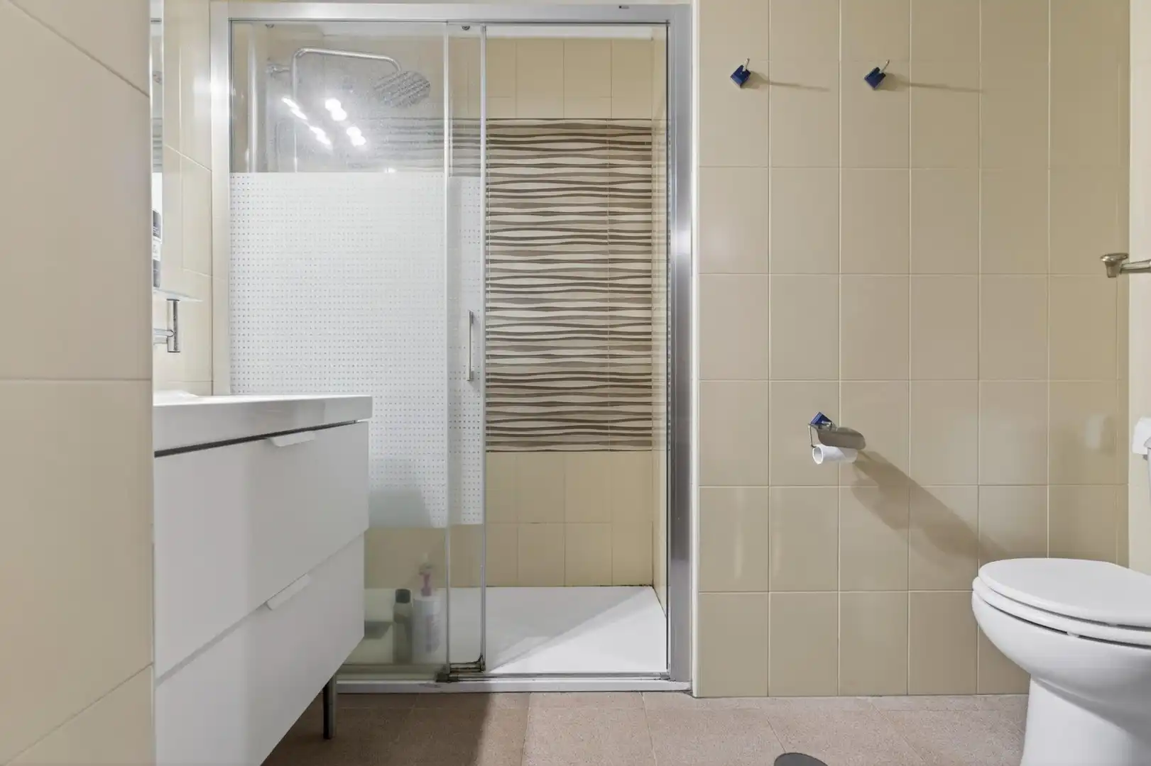 Baño de Piso en venta en Sevilla con Aire acondicionado, Terraza y Piscina comunitaria