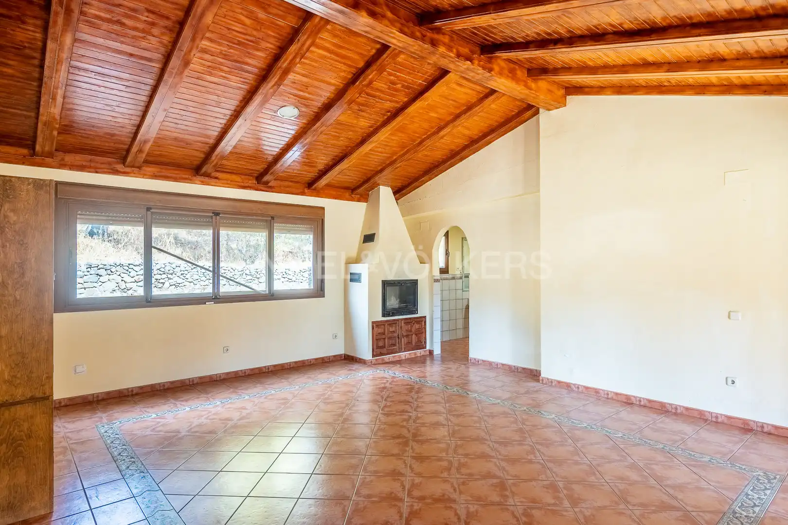 Sala de estar de Finca rústica en venta en El Castillo de las Guardas con Calefacción, Jardín privado y Terraza