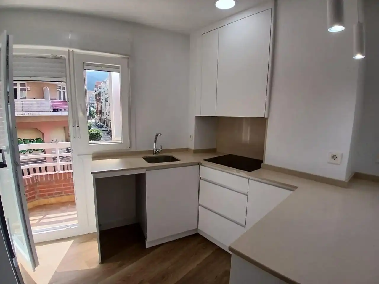 Kitchen of Flat for sale in Castro-Urdiales  with Heating, Parquet flooring and Balcony