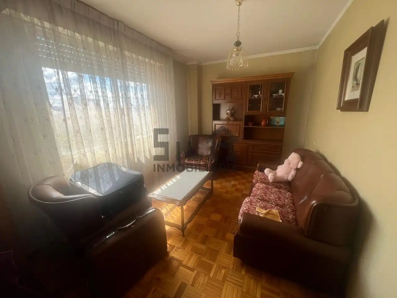 Living room of Flat for sale in O Carballiño    with Heating, Parquet flooring and Furnished