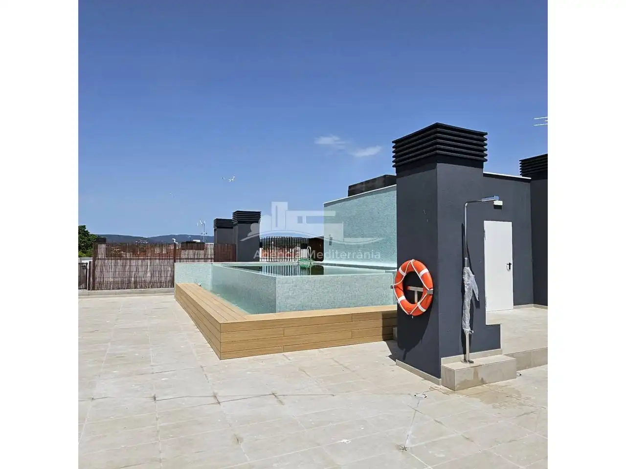 Penthouse with pool for sale in Avenida Cataluña