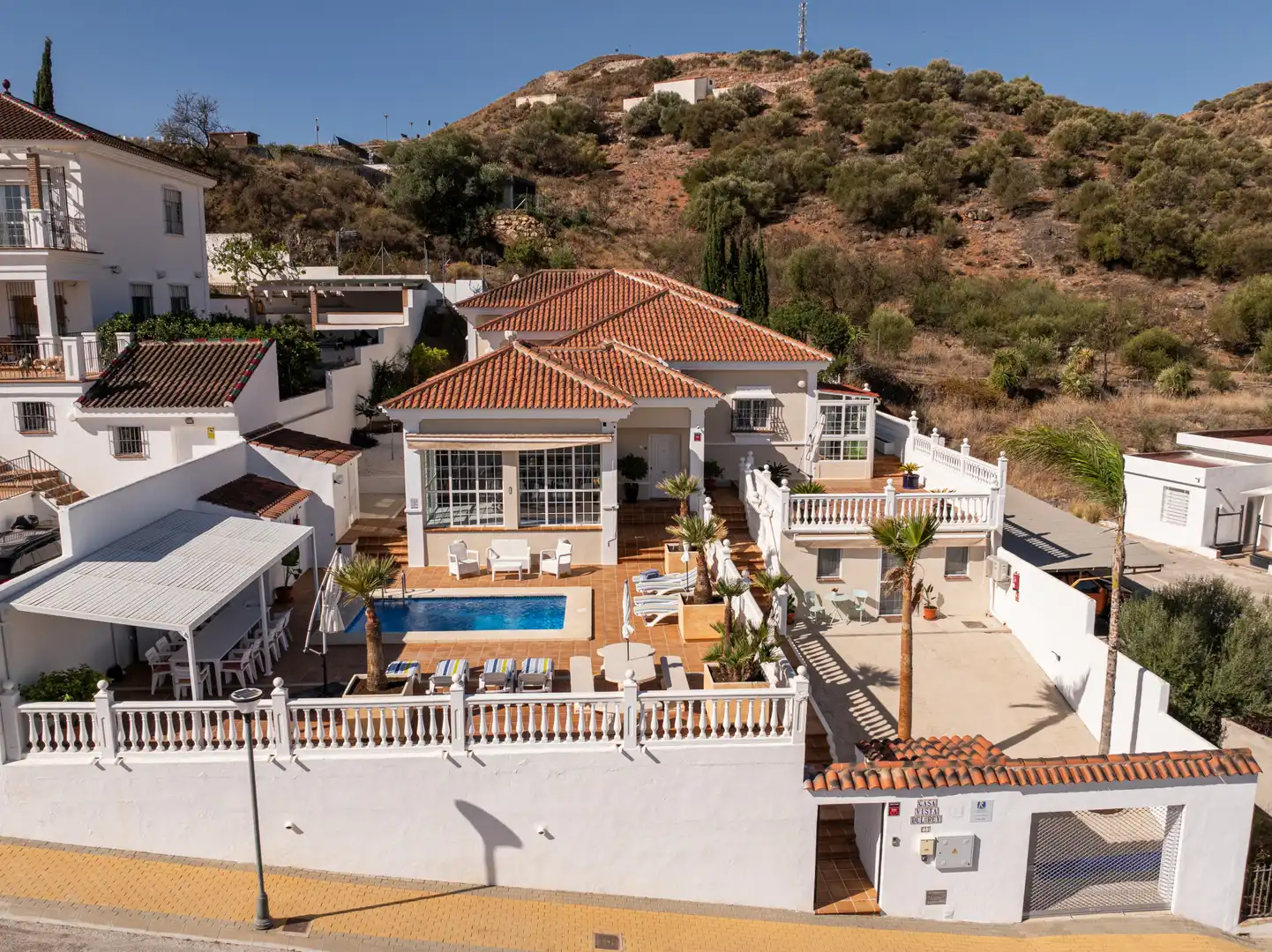 Vista exterior de Casa o chalet en venta en Alhaurín El Grande con Aire acondicionado, Terraza y Piscina