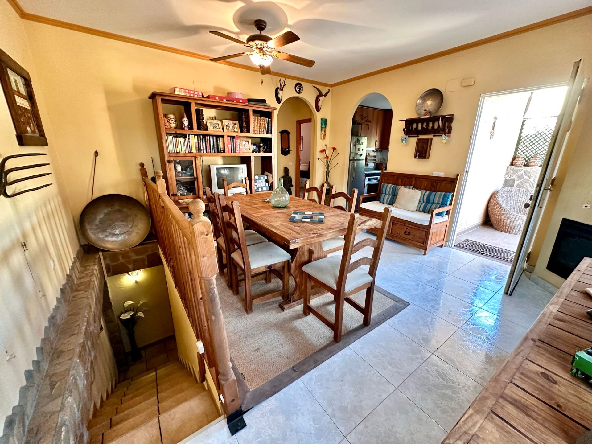 Comedor de Casa adosada en venta en Busot con Jardín privado, Trastero y Amueblado