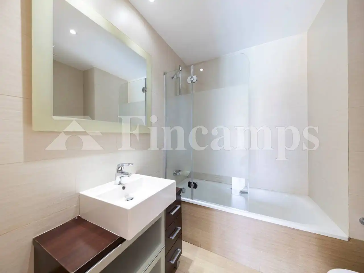Badezimmer von Wohnung zum Verkauf in Sabadell mit Parkett, Abstellraum und Alarm
