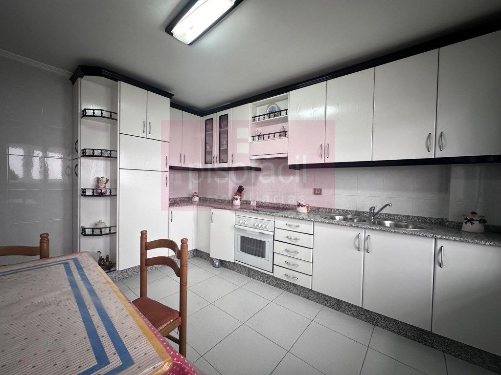 Kitchen of Flat for sale in Lugo Capital
