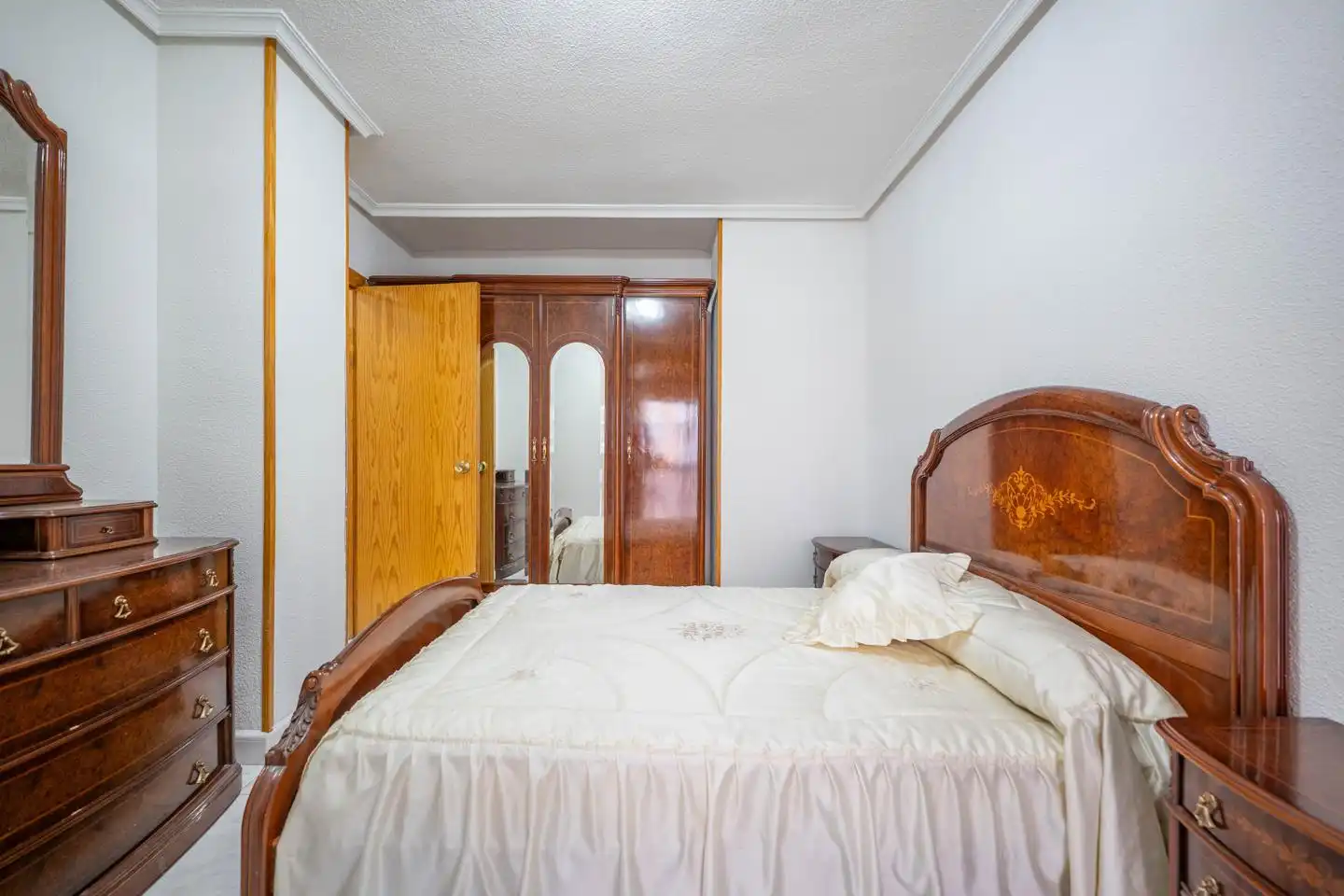Habitación de Piso de alquiler en Ávila con Calefacción y Amueblado