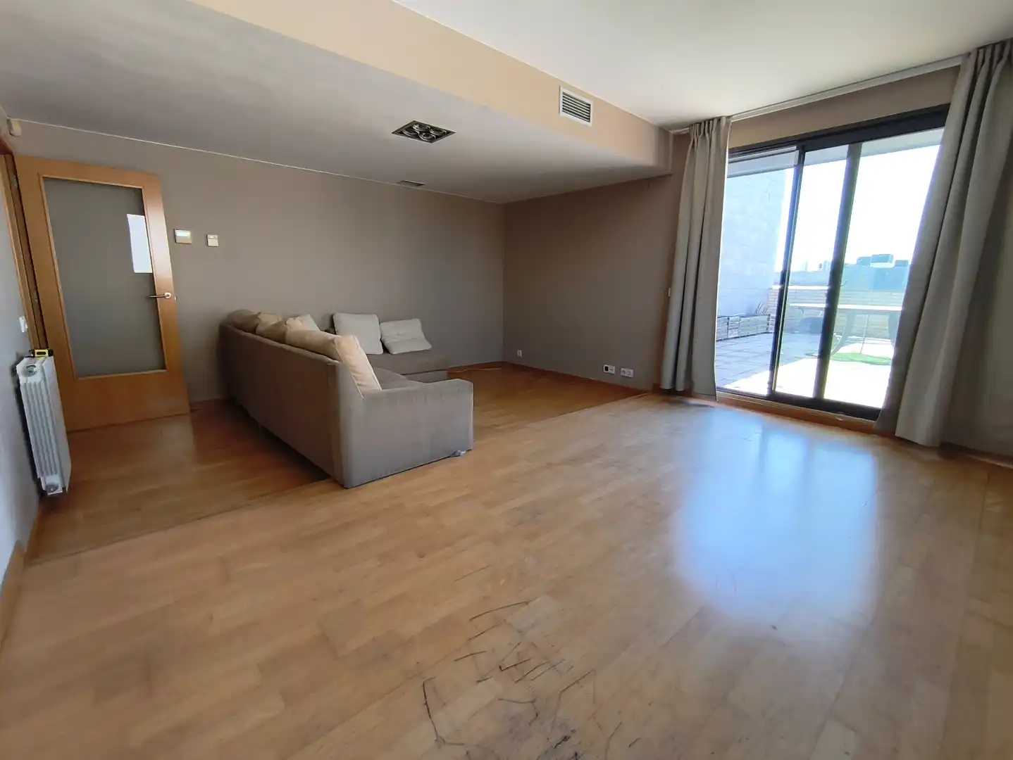 Sala d'estar de Pis en venda en Sabadell amb Aire condicionat, Calefacció i Parquet