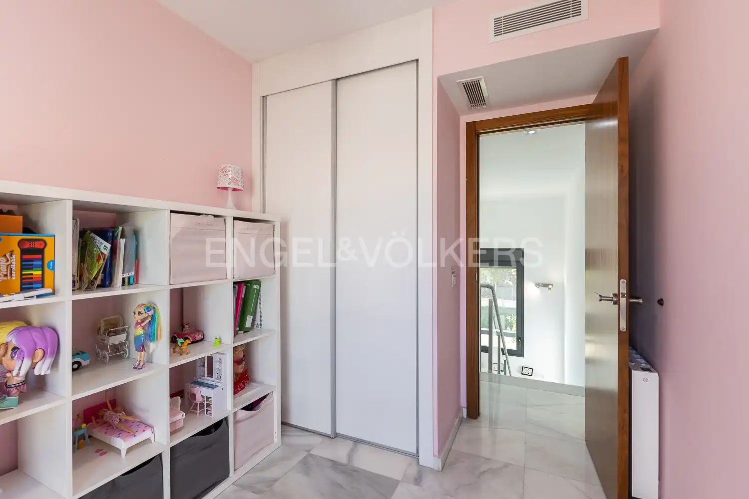 Dormitori de Casa o xalet en venda en Paterna amb Aire condicionat, Calefacció i Jardí privat