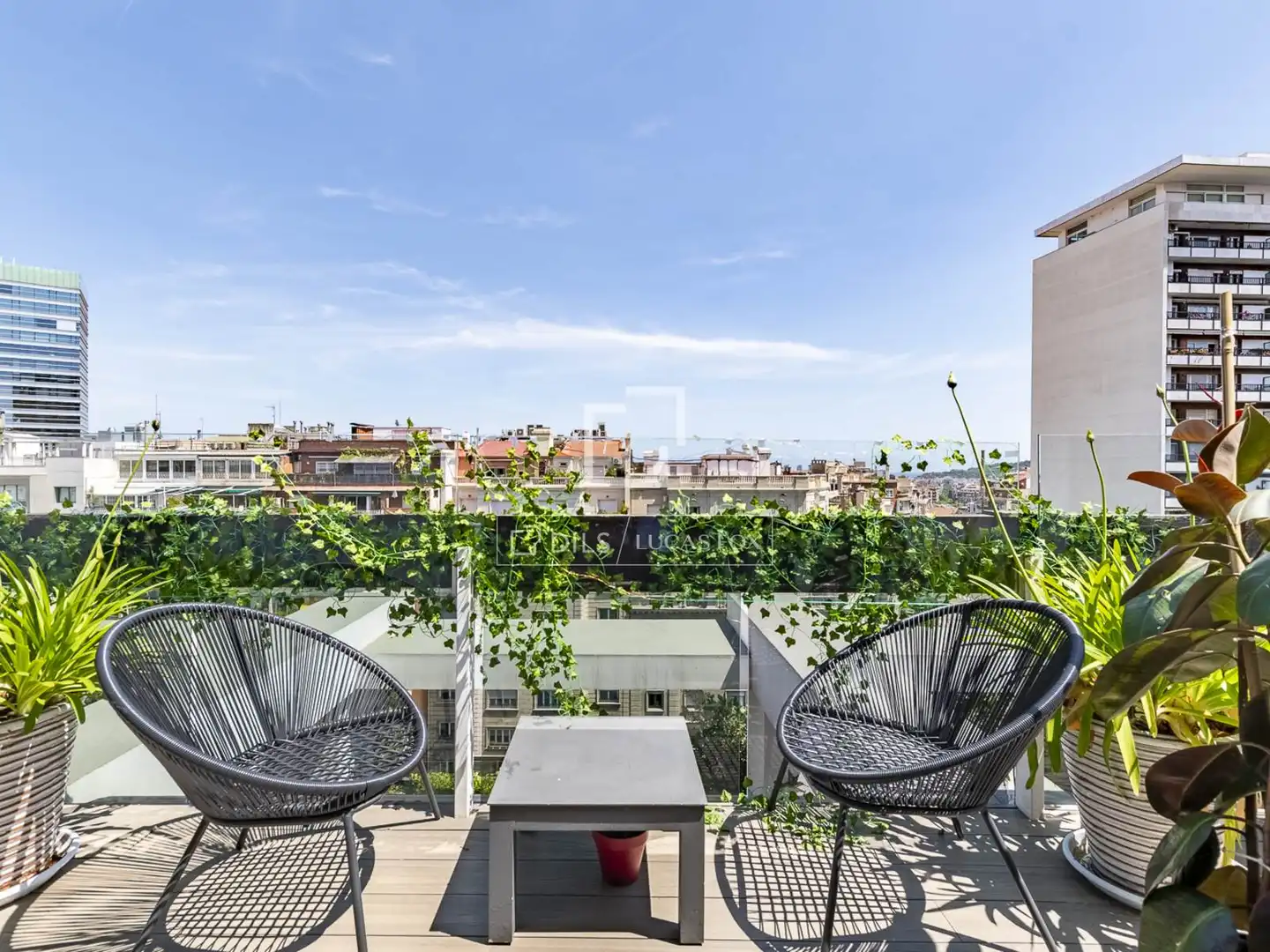 Terrasse von Dachboden zum Verkauf in Martorell mit Klimaanlage, Terrasse und Schwimmbad