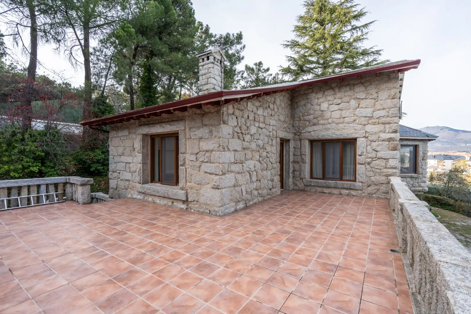 Vista exterior de Finca rústica en venta en Guadarrama con Aire acondicionado, Calefacción y Jardín privado
