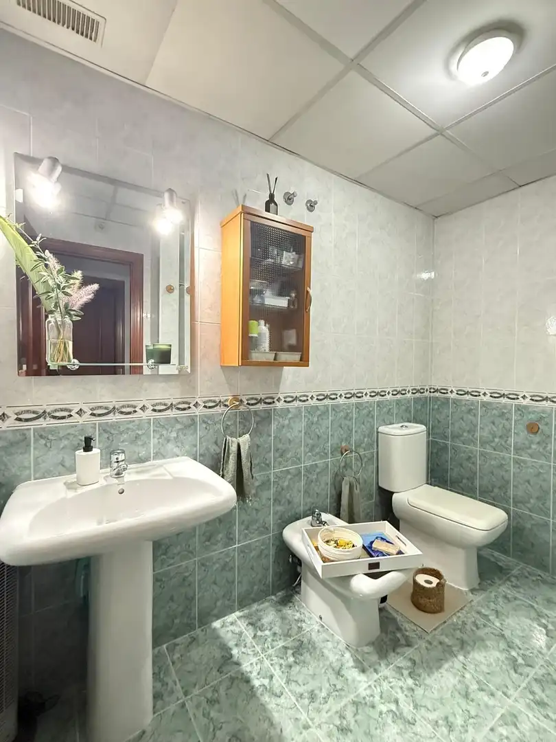 Baño de Apartamento de alquiler en Málaga con Aire acondicionado, Calefacción y Amueblado