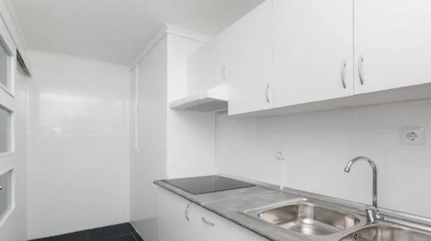 Foto 5 de Apartamento en venta en Rambla Sant Jordi, Can Mas, Ripollet