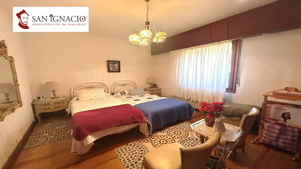 Habitación de Casa o chalet en venta en Villarcayo de Merindad de Castilla la Vieja con Calefacción, Jardín privado y Piscina