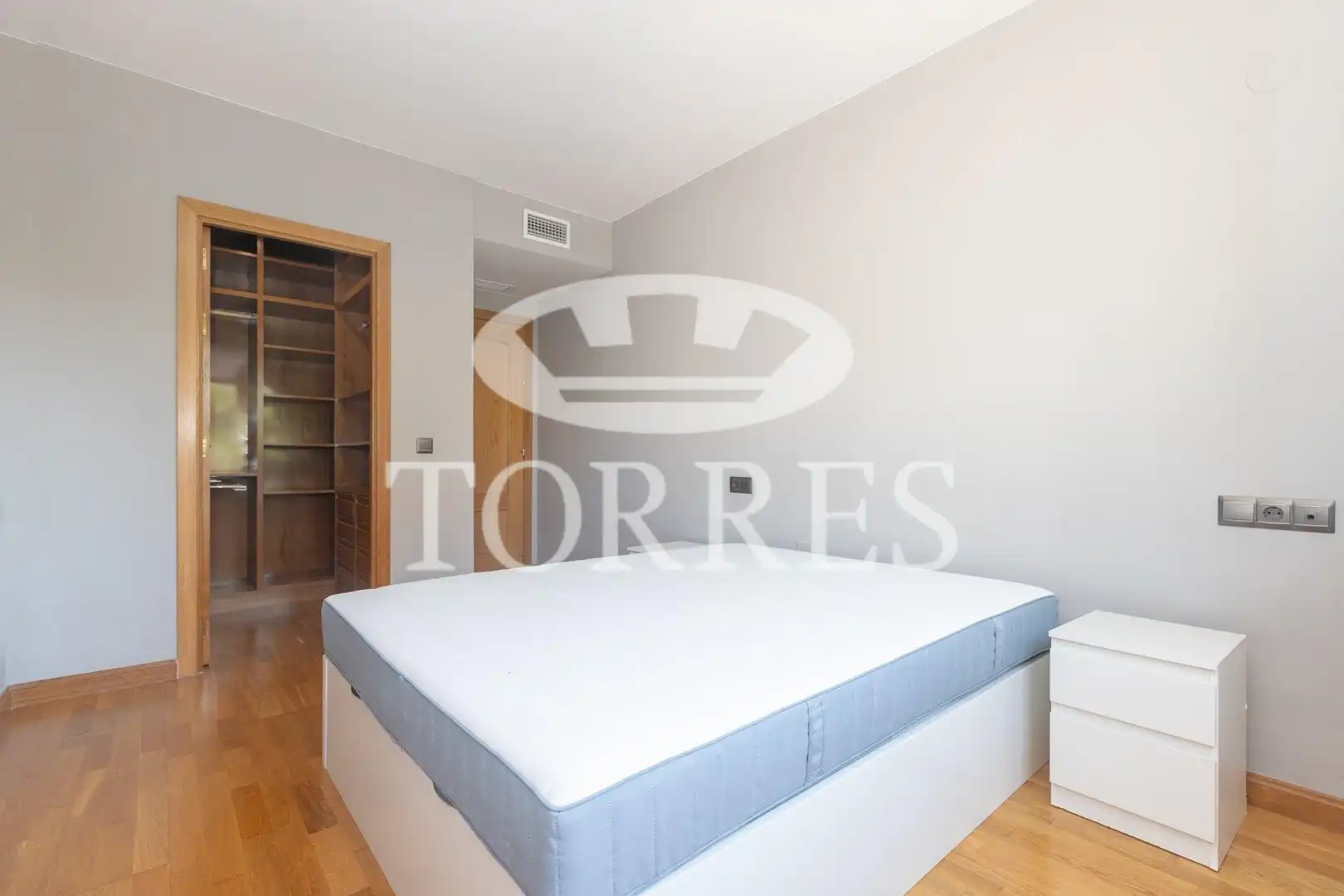 Habitación de Piso en venta en Málaga con Aire acondicionado, Parquet y Piscina comunitaria
