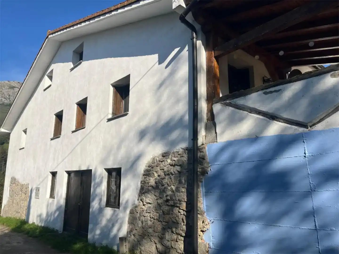 Vista exterior de Finca rústica en venda en Errezil amb Jardí privat, Traster i Moblat