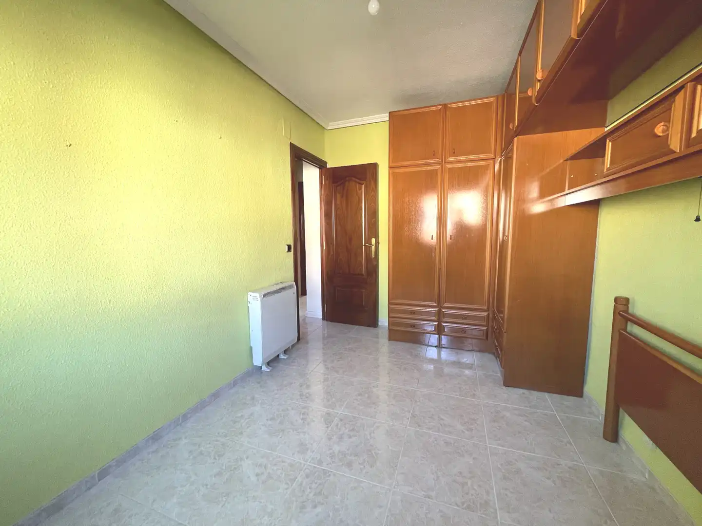 Schlafzimmer von Wohnung zur Miete in Salamanca mit Heizung, Möbliert und Balkon