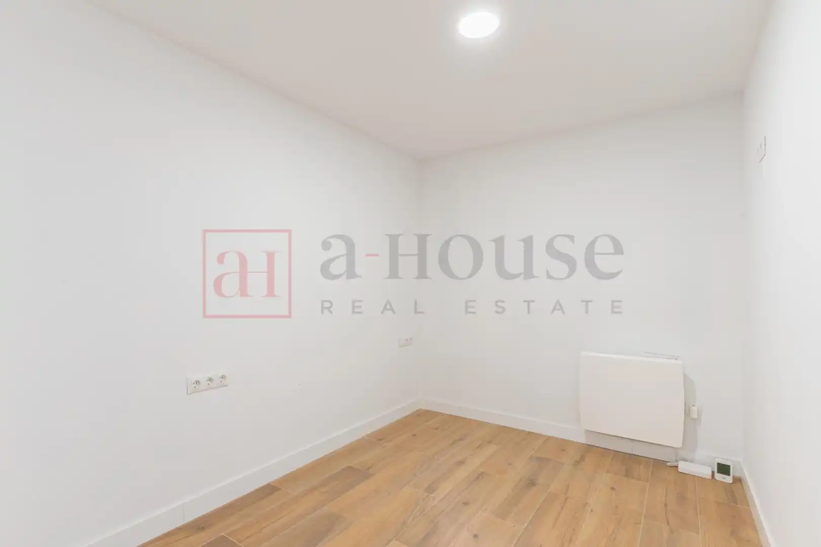 Habitación de Local en venta en Madrid con Aire acondicionado