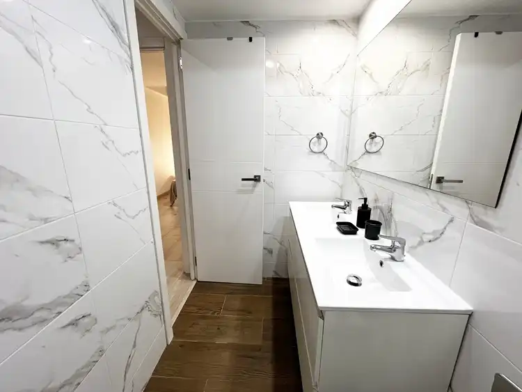 Bathroom of Flat for rent in Madrid  with Air Conditioner, Heating and Parquet flooring