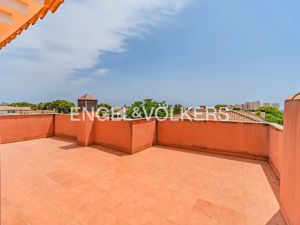 Vista exterior de Casa o xalet en venda en Sant Joan d'Alacant amb Aire condicionat, Calefacció i Jardí privat