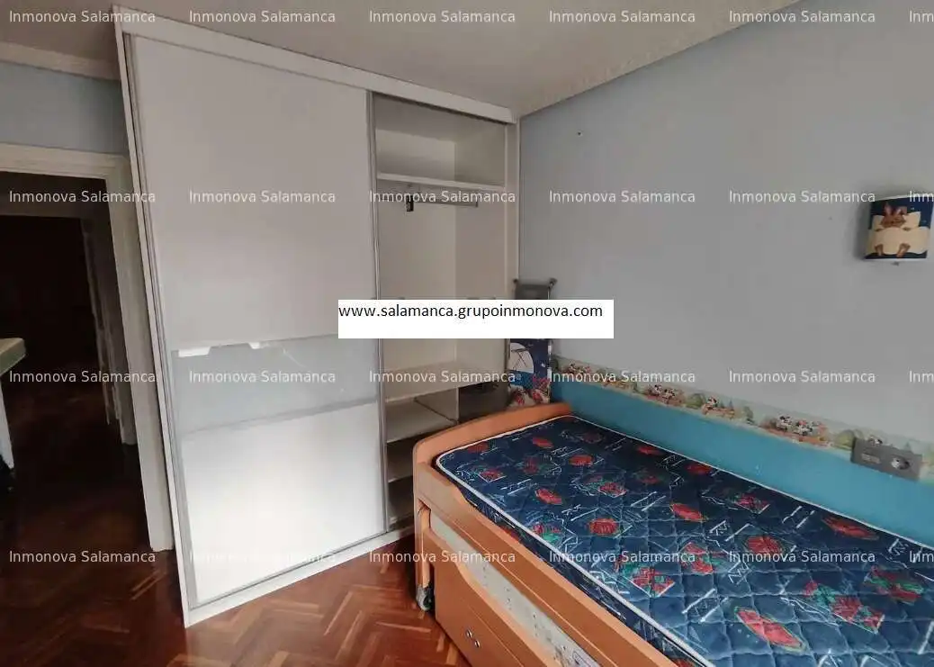 Bedroom of Flat for rent in Salamanca  with Heating, Furnished and Oven
