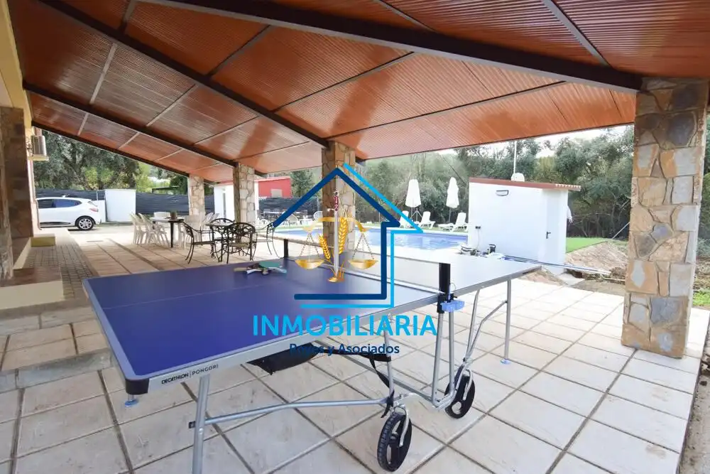 Terrassa de Casa o xalet en venda en Córdoba amb Aire condicionat, Terrassa i Piscina