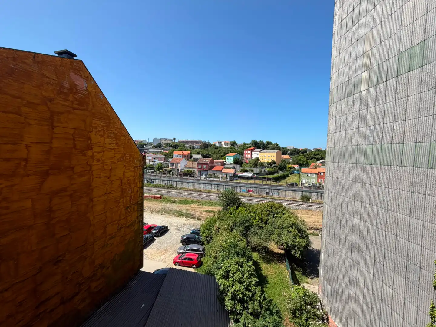 Außenansicht von Wohnung zum Verkauf in Ferrol mit Heizung, Terrasse und Abstellraum
