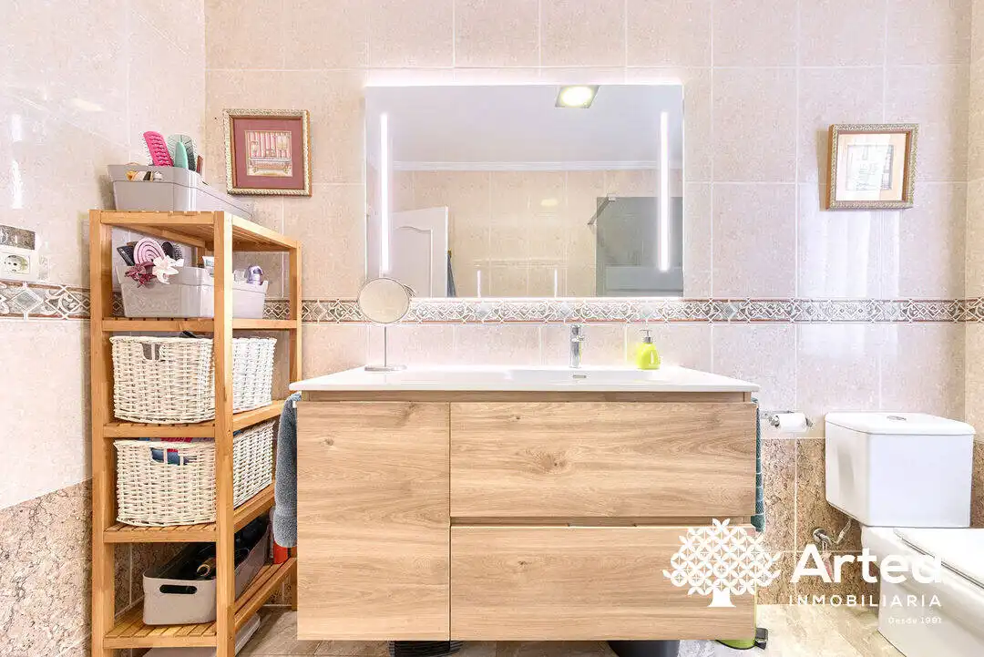 Bathroom of Flat for sale in Portugalete  with Heating and Balcony