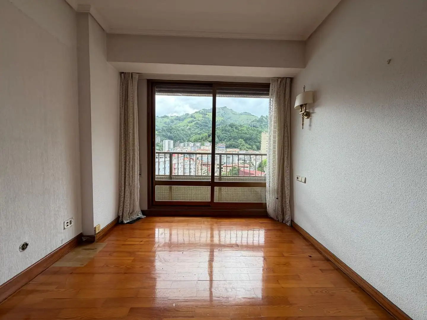 Habitación de Piso en venta en Eibar con Calefacción, Amueblado y Alarma