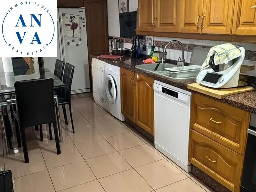 Küche von Haus oder Chalet zum Verkauf in Sant Joan d'Alacant mit Klimaanlage, Privatgarten und Abstellraum