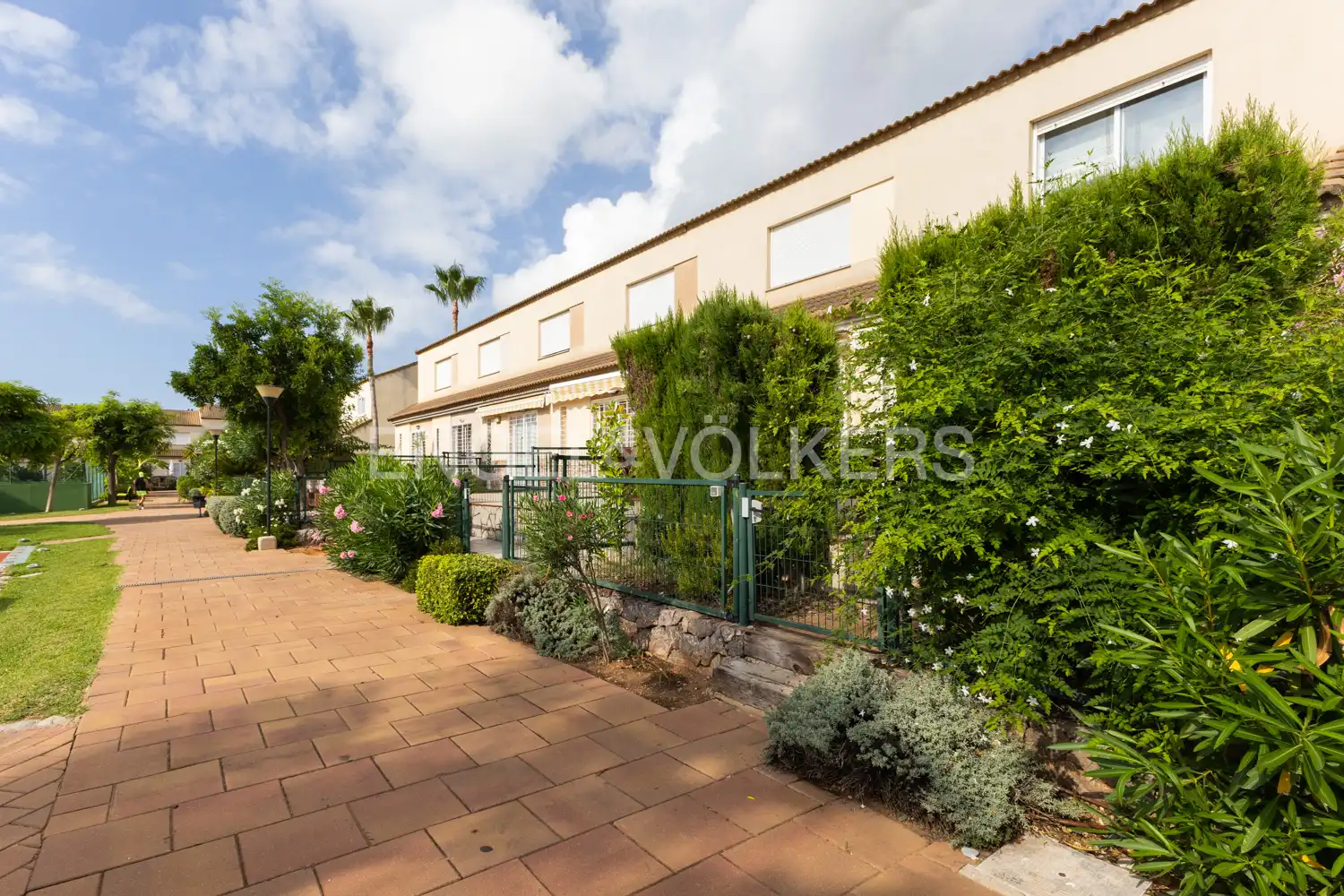 Vista exterior de Casa o xalet en venda en Oropesa del Mar / Orpesa amb Calefacció, Jardí privat i Terrassa