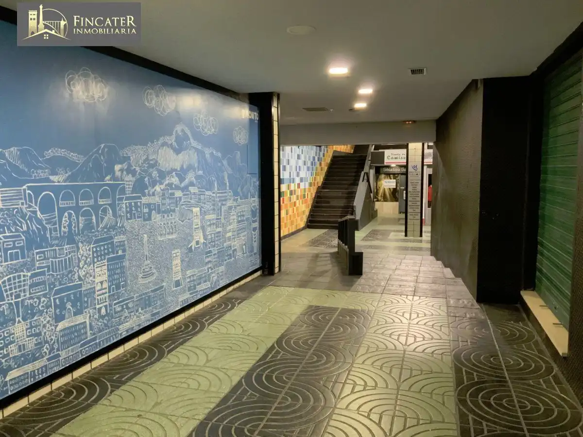 Local comercial en venda a Centro, imagen 4