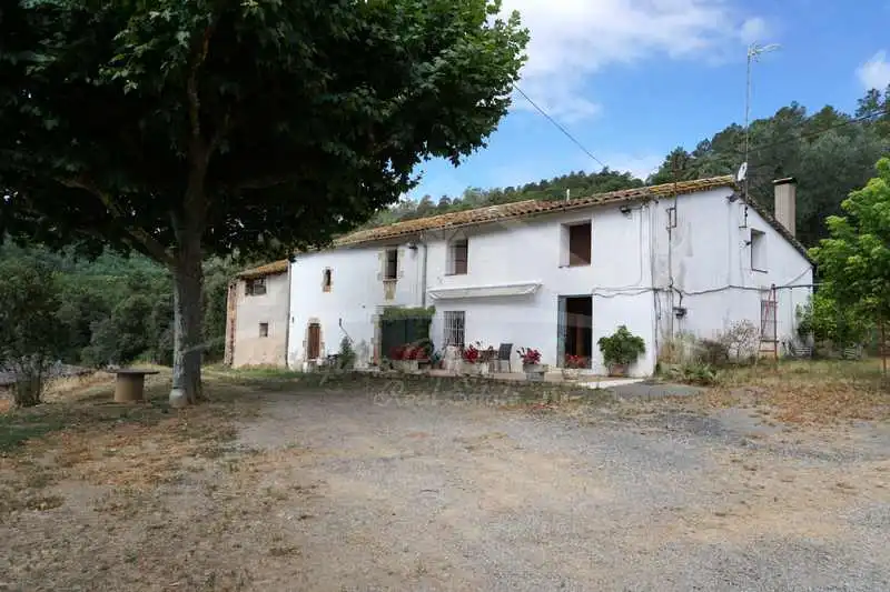 Vista exterior de Finca rústica en venda en Brunyola i Sant Martí Sapresa amb Calefacció, Jardí privat i Terrassa