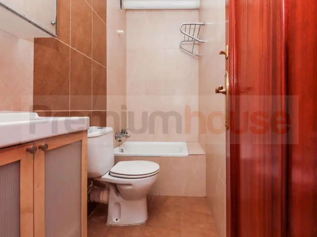 Baño de Piso en venta en Cambrils con Piscina