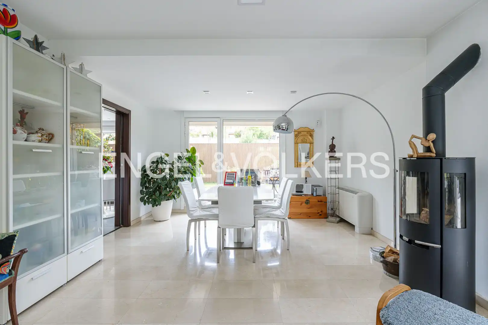 Comedor de Casa adosada en venta en Las Rozas de Madrid con Aire acondicionado, Calefacción y Jardín privado